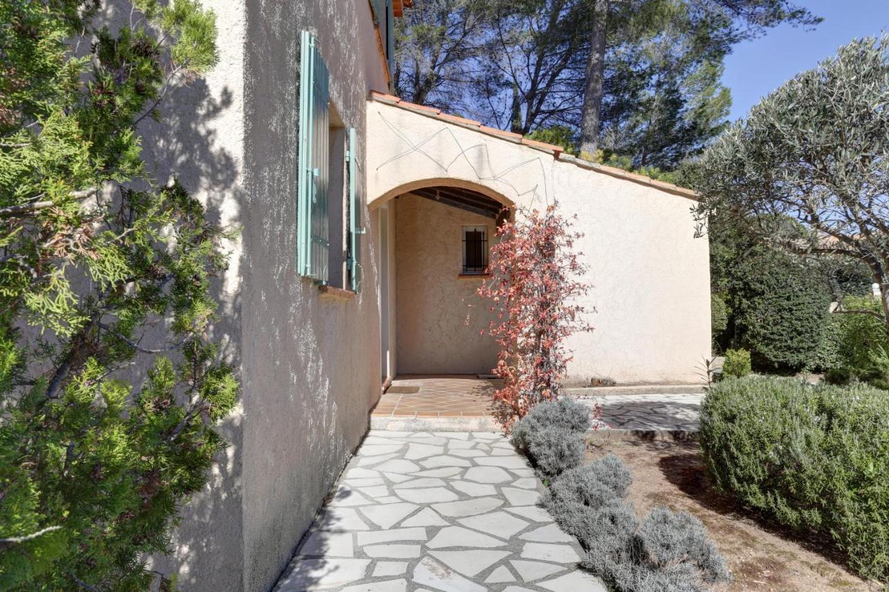 villa 8 pers, climatisée, piscine chauffée, un havre de paix sous les pins parasols Roquebrune-sur Argens Extérieur photo