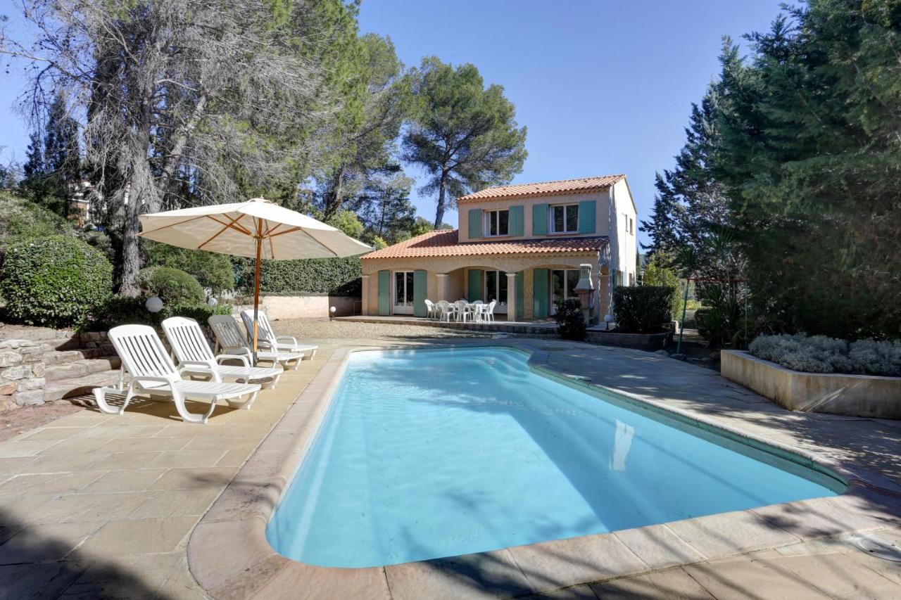 villa 8 pers, climatisée, piscine chauffée, un havre de paix sous les pins parasols Roquebrune-sur Argens Extérieur photo