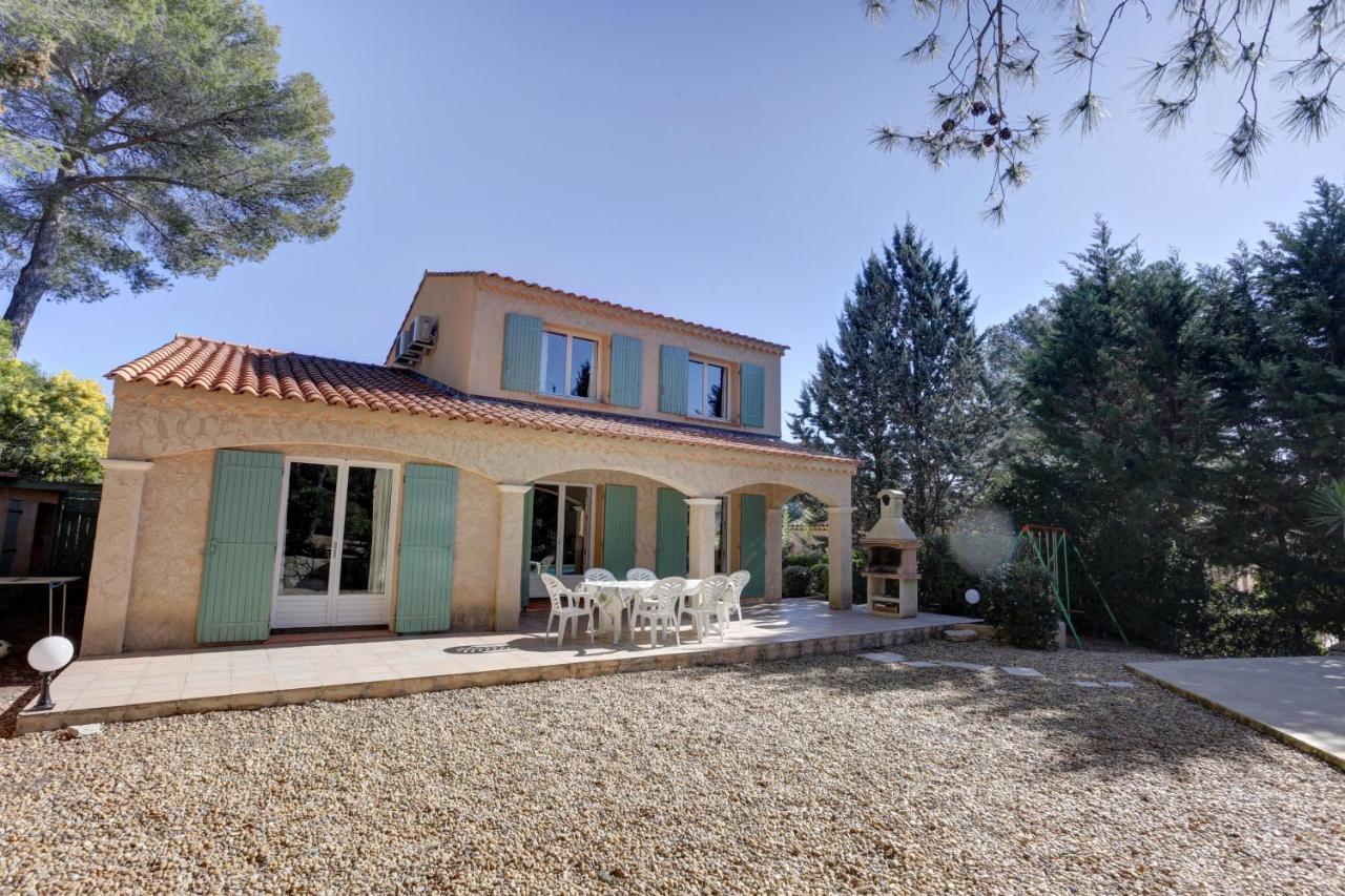 villa 8 pers, climatisée, piscine chauffée, un havre de paix sous les pins parasols Roquebrune-sur Argens Extérieur photo