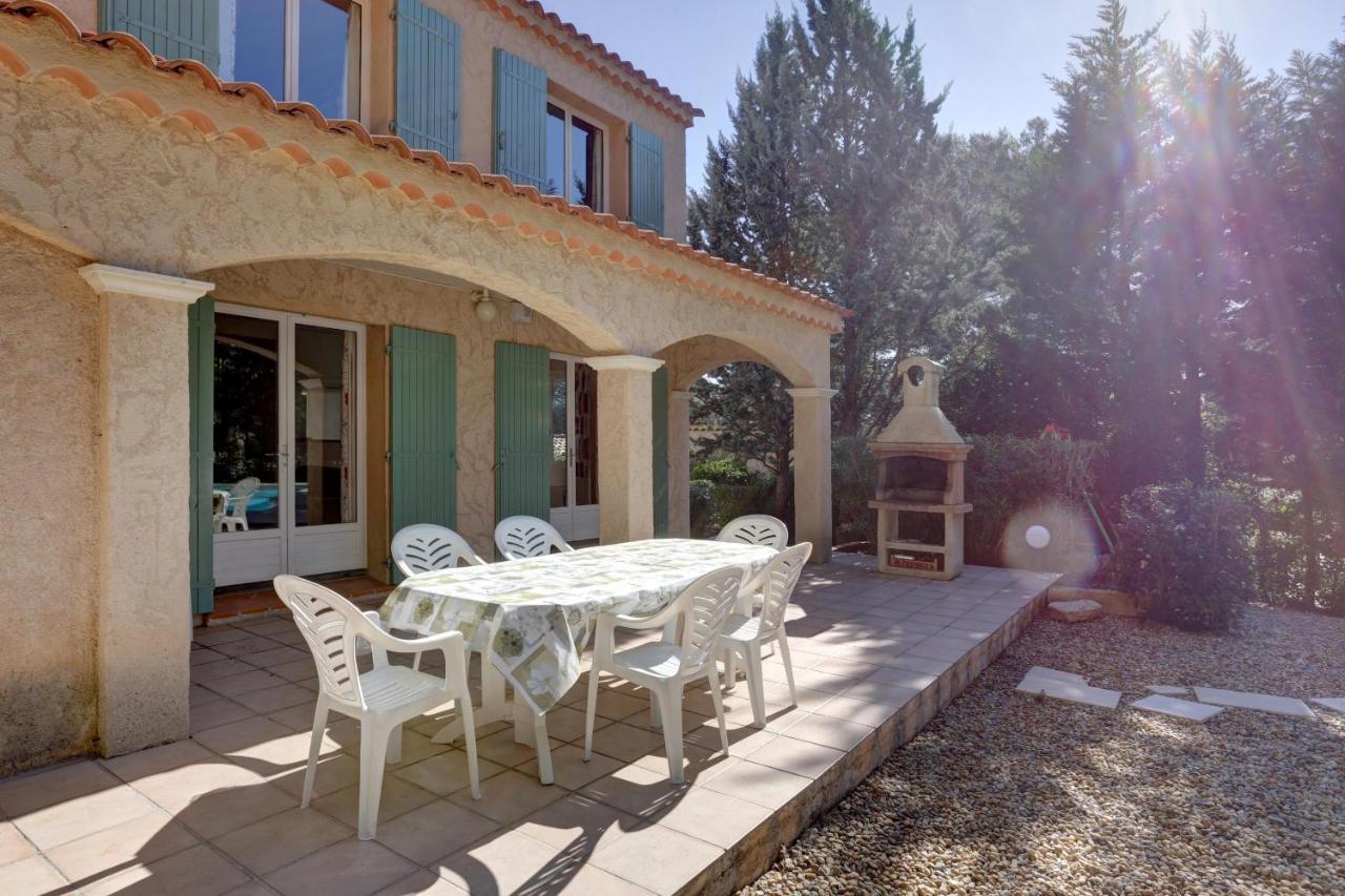 villa 8 pers, climatisée, piscine chauffée, un havre de paix sous les pins parasols Roquebrune-sur Argens Extérieur photo